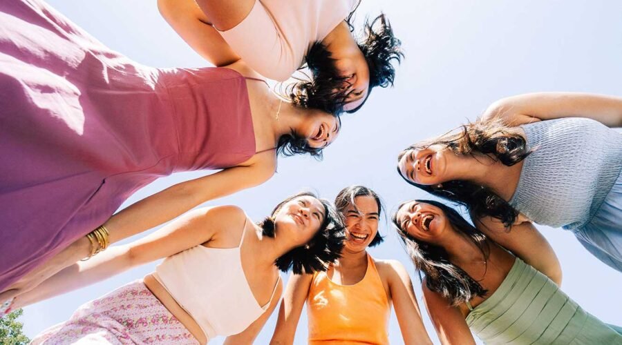 8 Dinge, die glückliche Menschen anders machen.